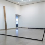 Zeiger, 2011. Acier. Vue de l’exposition “Pour un art pauvre” carré d’art, musée d’art contemporain de Nîmes, 2011, ph Marc Domage.