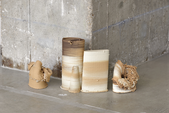 Vue de lʼexposition Co-Workers: Beyond Disaster, Bétonsalon – Centre dʼart et de recherche, Paris, 2015. Melissa Dubbin & Aaron S. Davidson, Ellipse 1-4, 2015 (argile cuite). Photo : Aurélien Mole.