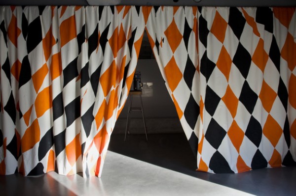 Ulla von Brandenburg, Curtain