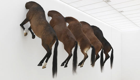 Maurizio Cattelan, Kaputt, 2013. Vue de l'exposition à la Fondation Beyeler, Bâle.