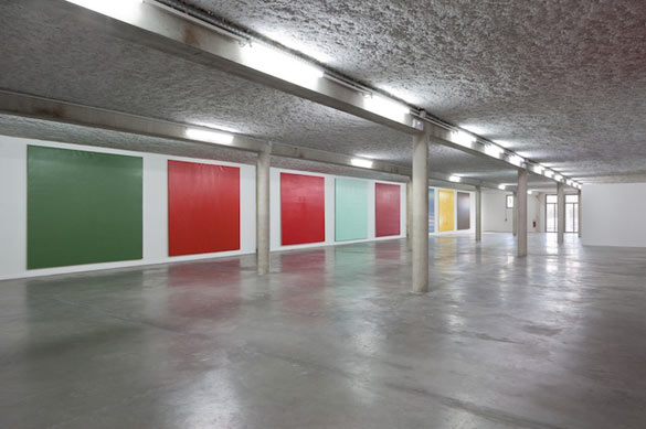 Olivier Mosset, vue de l'exposition au MRAC, Sérignan. Photo: Jean-Paul Planchon.