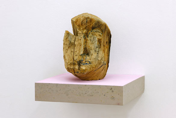 Guillaume Leblon, Musician Head, 2013. Vue de l’exposition / Installation view Guillaume Leblon, À dos de cheval avec le peintre, 2014, Institut d’art contemporain, Villeurbanne/Rhône-Alpes. Photo : Blaise Adilon.