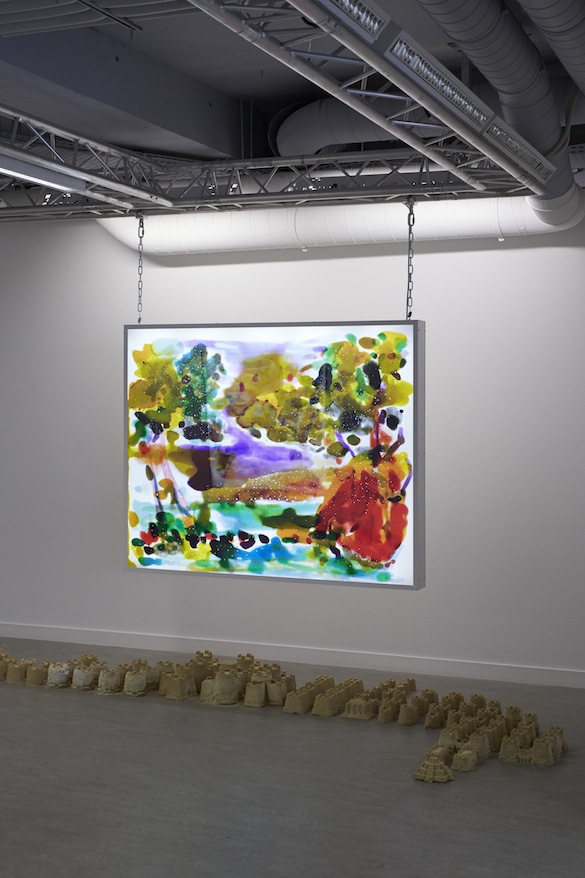 vue de l'exposition Ces salopards en casquettes venus se divertir et se reposer au bord de la mer au lieu de continuer à travailler à l’usine © Priscila Fernandes, Phakt Centre Culturel Colombier
