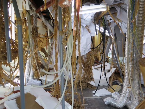 Thomas Hirschhorn, Hohere Gewalt, 2014. Schinkel Pavillon, Berlin.