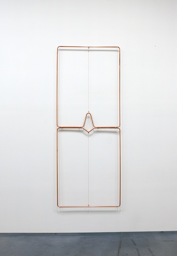 Johanne Hestvold, EV VU, 2014. Cuivre, 230 × 90 cm. Courtesy Johanne Hestvold. Photo : Astrup Fearnley Museet.