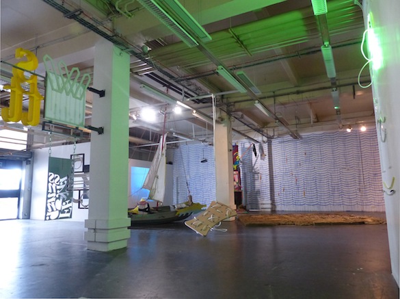 Vue de l'exposition BIVOUAC, après naufrage, 2015, Fabrique Pola/Polarium, Bordeaux.