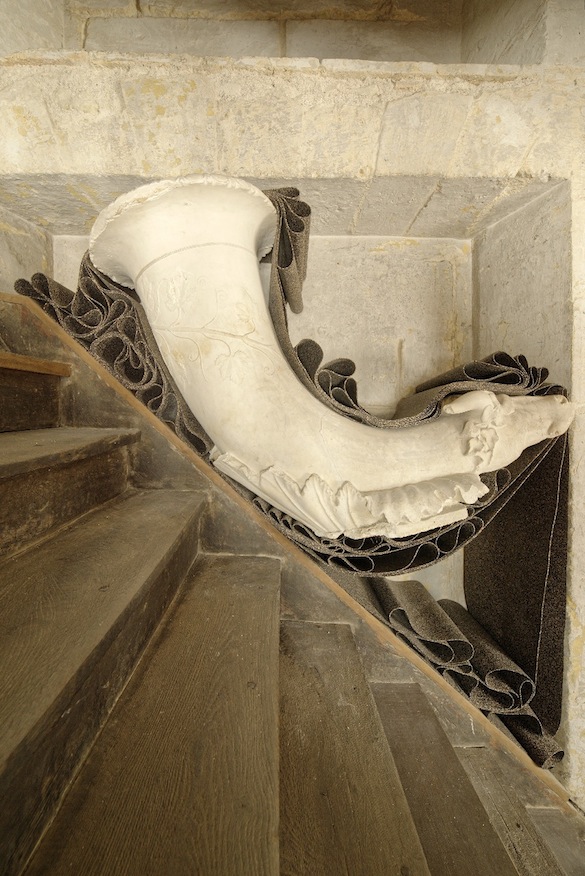Guillaume Constantin, Fantômes du Quartz XXIII (Head to Wall), 2015. Photo : Aurélien Mole. Courtesy : Galerie Bertrand Grimont.