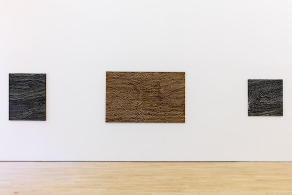 Vue de l'exposition / Exhibition view, Isa Genzken, "Basic Research Paintings", ICA, London. Photo : Mark Blower.