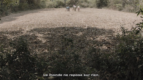Vandy Rattana, MONOLOGUE, 2015. Vidéo HD, 16/9 couleur, son / HD Video, color, sound, 18'55. Co-production : Jeu de Paume, Paris ; Fondation Nationale des Arts Graphiques et Plastiques ; CAPC musée d'art contemporain de Bordeaux. Courtesy Vandy Rattana © Vandy Rattana, 2015.
