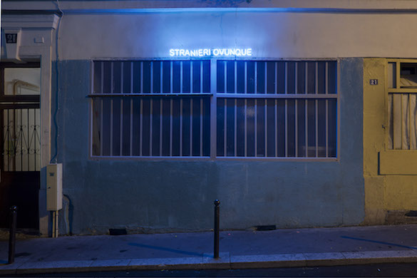 Claire Fontaine, Foreigners Everywhere, Nuit Blanche, Belleville, Paris, Oct. 2010. Photo: Florian Kleinefenn. Courtesy Claire Fontaine ; Air de Paris, Paris.